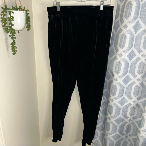 Boohoo high waisted pull on velour pants - Picture 1 of 4